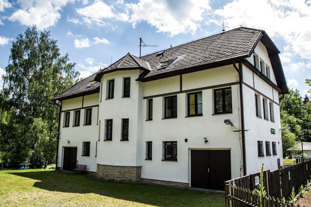 Economy Apartments Ceske Svycarsko Hřensko Zewnętrze zdjęcie